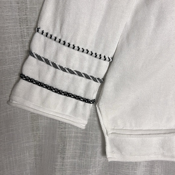 Habitat sweater,women,PTP 19.5” white cotton  pull over,v neck,trim,EC - Picture 5 of 13